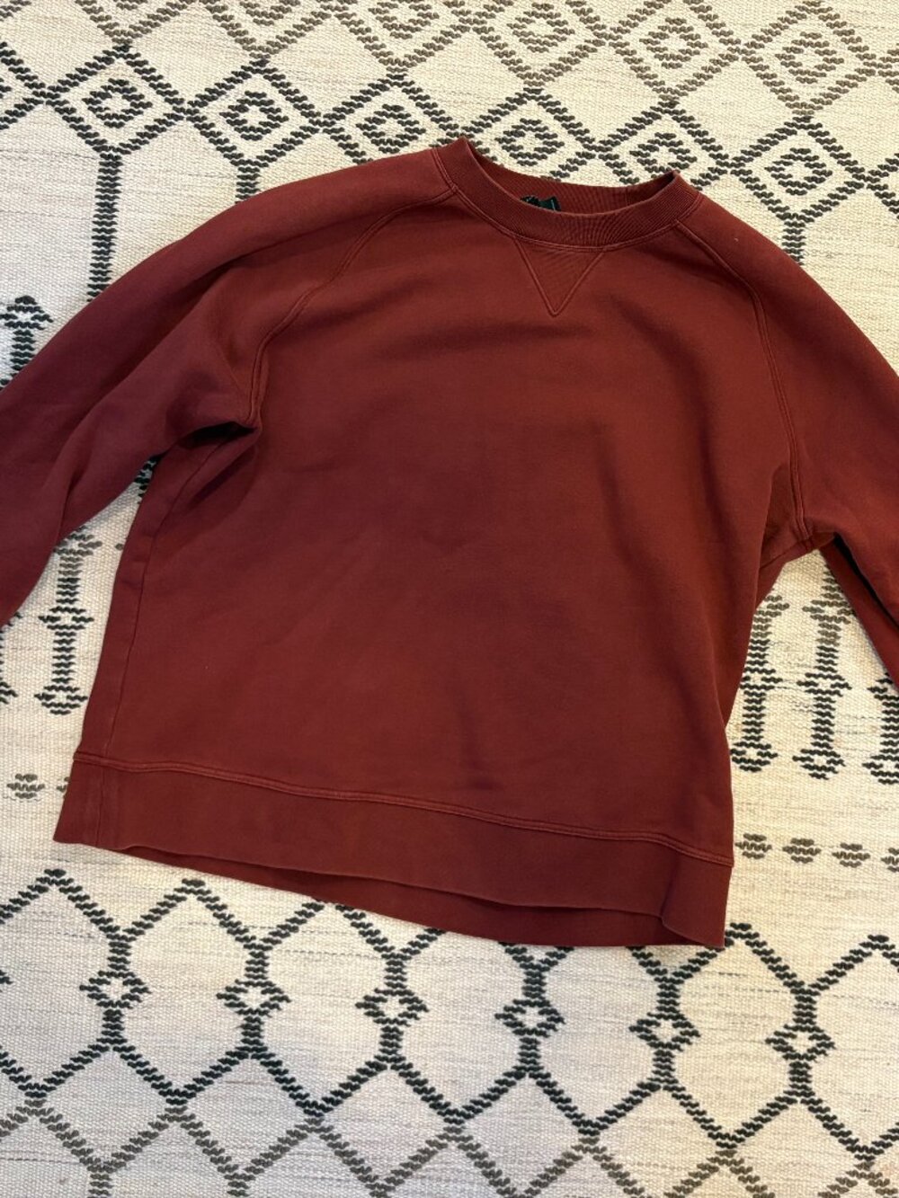 Banana Republic Men’s Burgundy Crewneck Sweatshirt XL